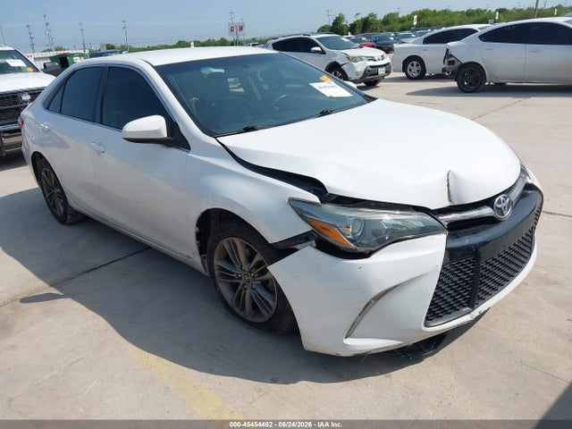 45454462 :رقم المزاد ، 4T1BF1FK0FU897663 vin ، 2015 Toyota Camry Se مزاد بيع