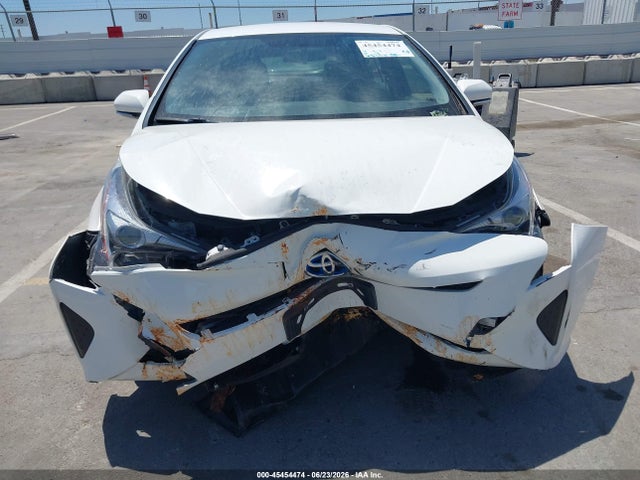 Toyota Prius Two 2016 JTDKBRFU6G3003334 Image 13