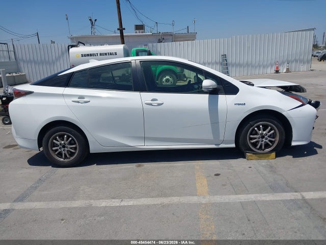 Toyota Prius Two 2016 JTDKBRFU6G3003334 Image 14