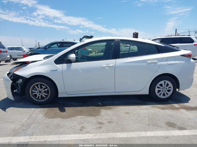 Toyota Prius Two 2016 JTDKBRFU6G3003334 Image 15