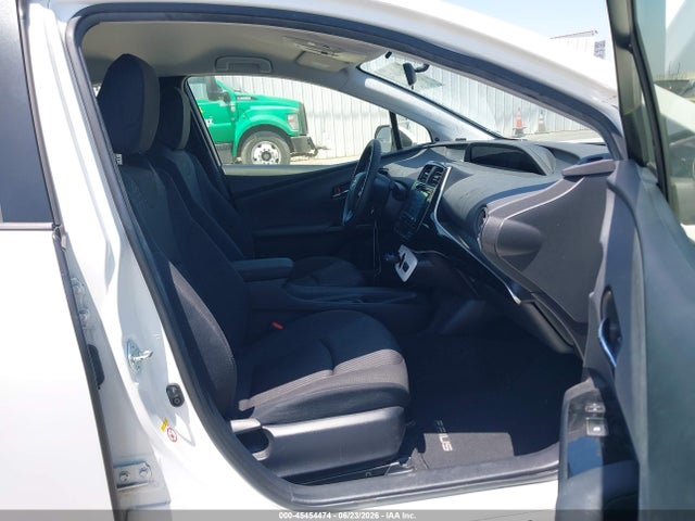 Toyota Prius Two 2016 JTDKBRFU6G3003334 Image 5