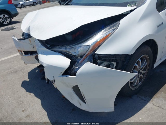 Toyota Prius Two 2016 JTDKBRFU6G3003334 Image 6