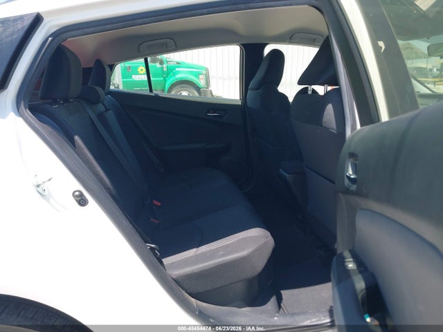 Toyota Prius Two 2016 JTDKBRFU6G3003334 Image 8