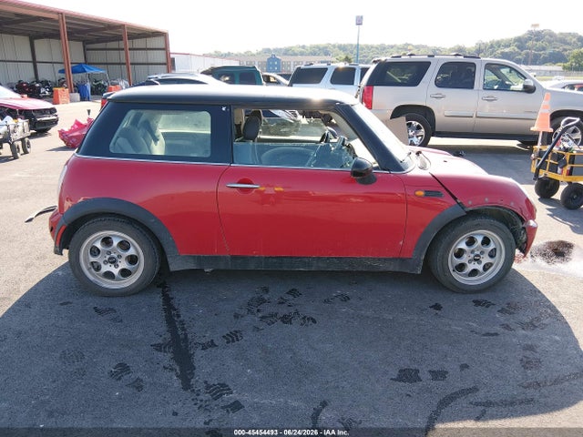 45454493 :رقم المزاد ، WMWRC33525TK60118 vin ، 2005 Mini Cooper مزاد بيع