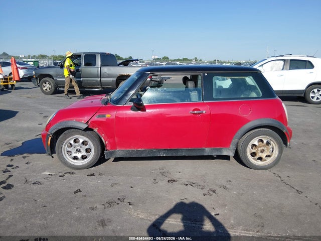 45454493 :رقم المزاد ، WMWRC33525TK60118 vin ، 2005 Mini Cooper مزاد بيع