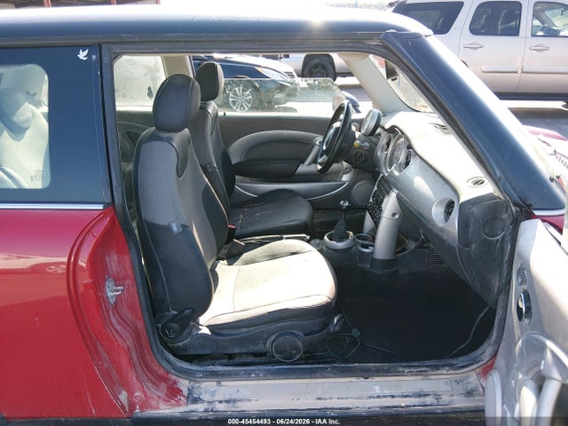 45454493 :رقم المزاد ، WMWRC33525TK60118 vin ، 2005 Mini Cooper مزاد بيع