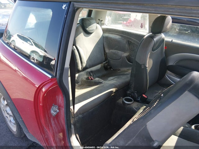 45454493 :رقم المزاد ، WMWRC33525TK60118 vin ، 2005 Mini Cooper مزاد بيع