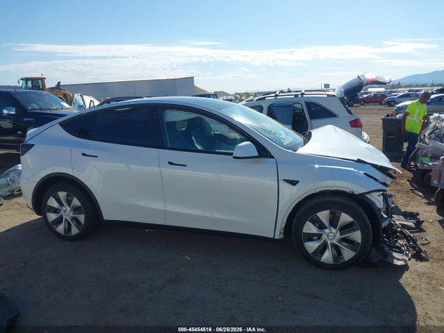 Продажа на аукционе авто 2024 Tesla Model Y Long Range Dual Motor All-wheel Drive, vin: 7SAYGDEE7RF060952, номер лота: 45454516