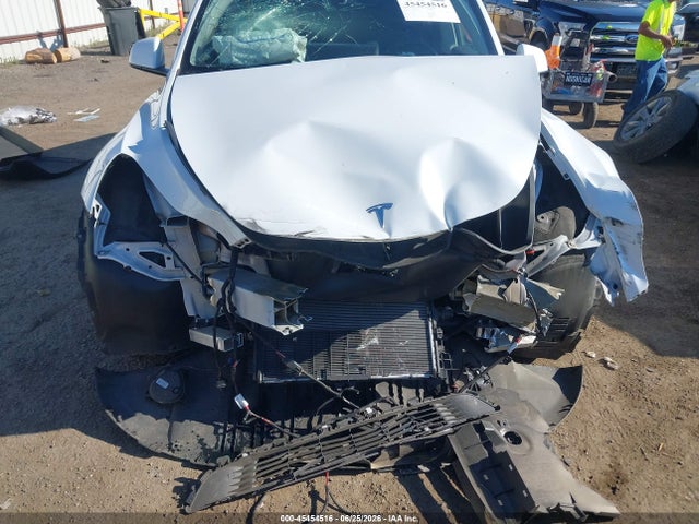 Продажа на аукционе авто 2024 Tesla Model Y Long Range Dual Motor All-wheel Drive, vin: 7SAYGDEE7RF060952, номер лота: 45454516