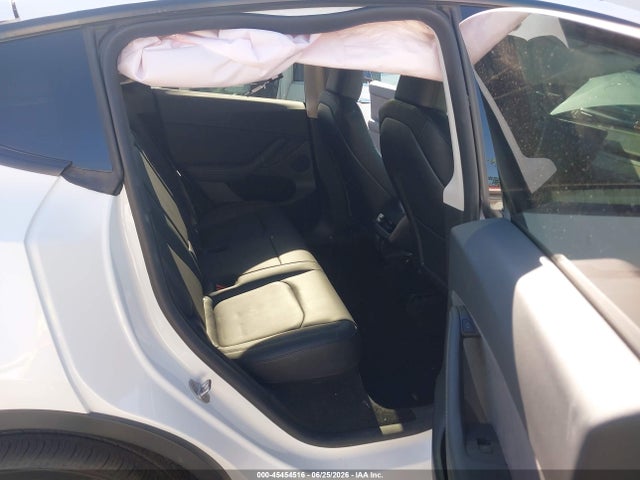 Продажа на аукционе авто 2024 Tesla Model Y Long Range Dual Motor All-wheel Drive, vin: 7SAYGDEE7RF060952, номер лота: 45454516