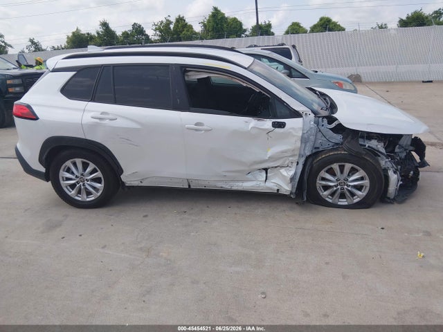 Toyota Corolla Cross Le 2023 7MUCAAAG7PV059927 Image 13
