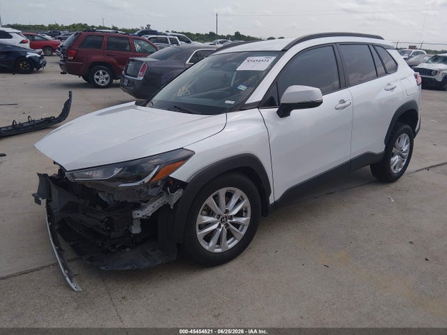 Toyota Corolla Cross Le 2023 7MUCAAAG7PV059927 Image 2