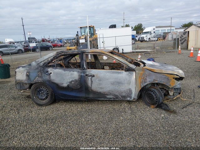 4T1BD1FK4HU208376 Toyota Camry Hybrid Le