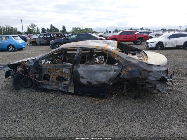 4T1BD1FK4HU208376 Toyota Camry Hybrid Le