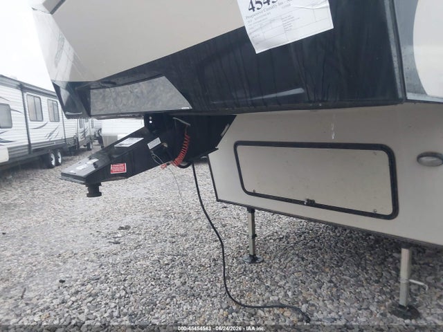 Keystone Rv Laredo 2018 4YDF26828JV601073 Image 10