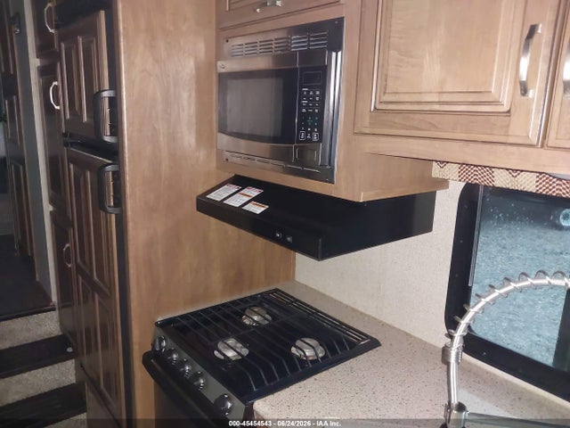 Keystone Rv Laredo 2018 4YDF26828JV601073 Image 7