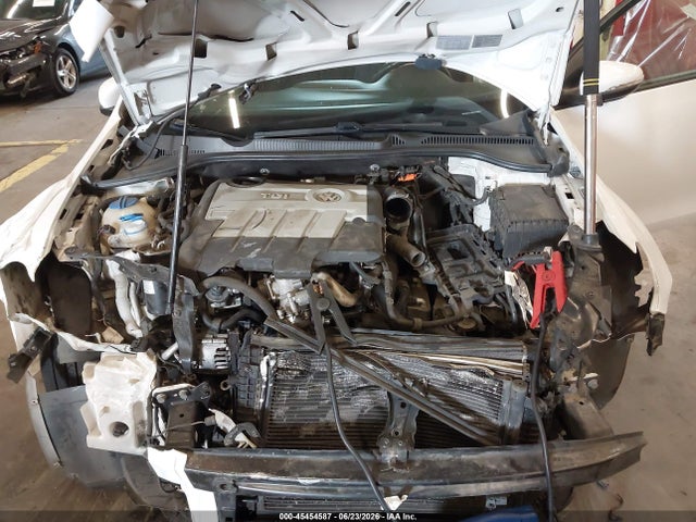 2013 Volkswagen Golf 2.0l Tdi 4-door მანქანა იყიდება აუქციონზე, vin: WVWDM7AJ9DW090922, აუქციონის ნომერი: 45454587