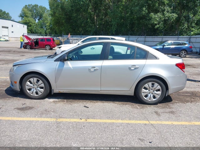1G1PA5SG6E7293543 Chevrolet Cruze Ls Auto