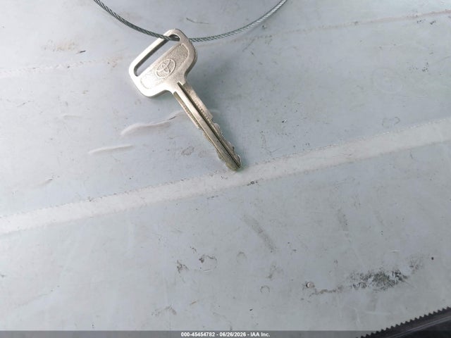 45454782 :رقم المزاد ، 5TBRT34151S170008 vin ، 2001 Toyota Tundra Sr5 V8 مزاد بيع