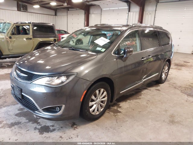 2018 Chrysler Pacifica Touring L Plus მანქანა იყიდება აუქციონზე, vin: 2C4RC1EG1JR121315, აუქციონის ნომერი: 45454826