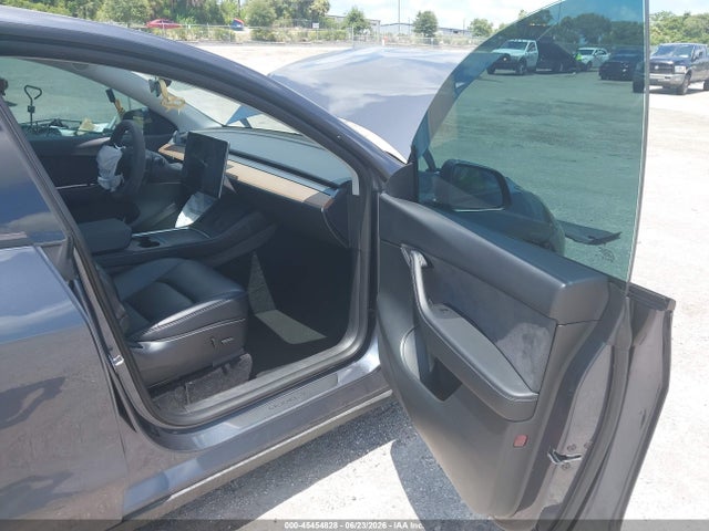45454828 :رقم المزاد ، 7SAYGDEE1NF306954 vin ، 2022 Tesla Model Y Long Range Dual Motor All-wheel Drive مزاد بيع