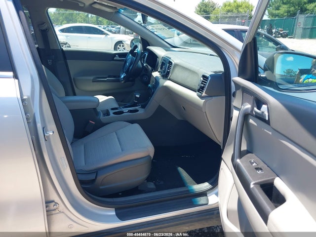KNDPMCAC2H7238237 KIA Sportage Lx