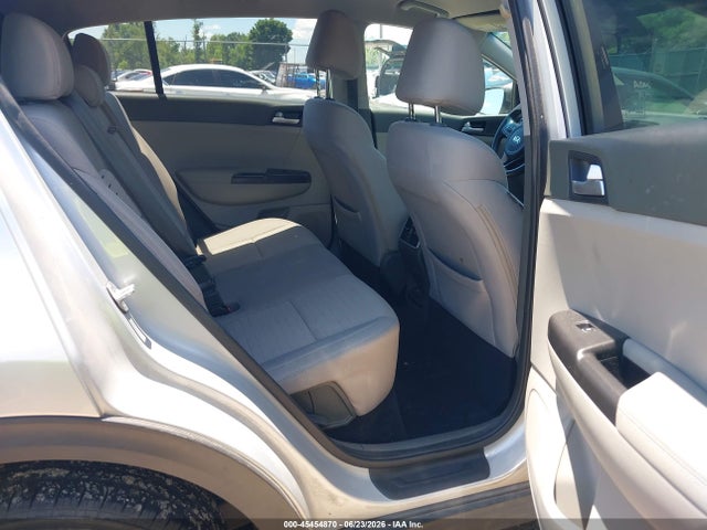 KNDPMCAC2H7238237 KIA Sportage Lx