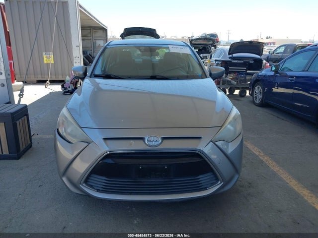 Scion IA 2016 3MYDLBZV9GY143601 Image 12