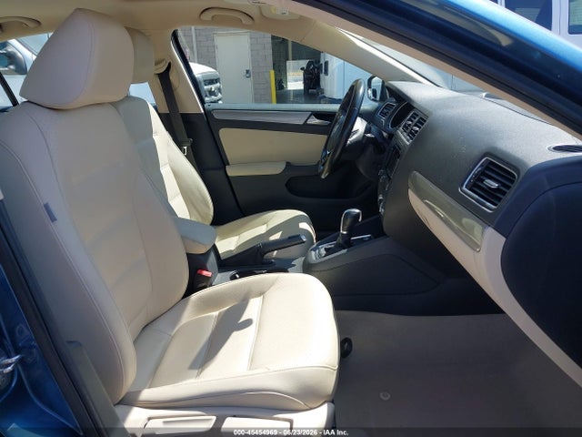 3VWD17AJ2FM404015 Volkswagen Jetta 1.8t Se