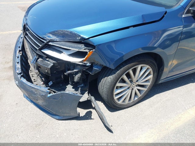 3VWD17AJ2FM404015 Volkswagen Jetta 1.8t Se