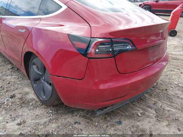 45455007 :رقم المزاد ، 5YJ3E1EB0JF064315 vin ، 2018 Tesla Model 3 Long Range/performance مزاد بيع