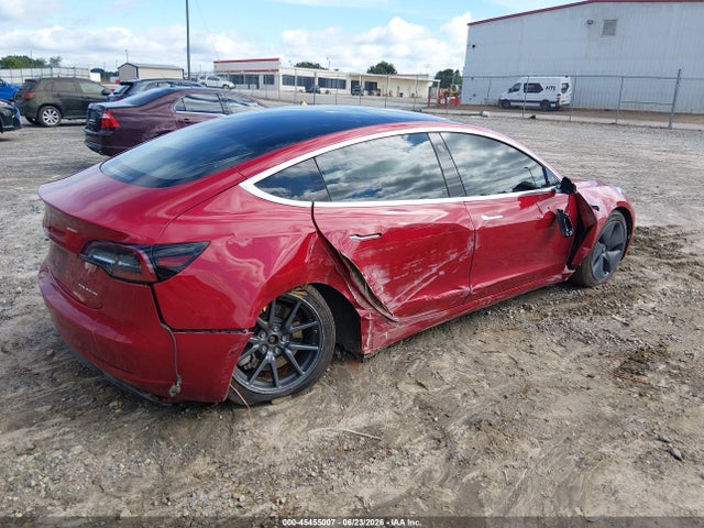 45455007 :رقم المزاد ، 5YJ3E1EB0JF064315 vin ، 2018 Tesla Model 3 Long Range/performance مزاد بيع