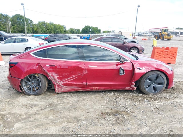 45455007 :رقم المزاد ، 5YJ3E1EB0JF064315 vin ، 2018 Tesla Model 3 Long Range/performance مزاد بيع