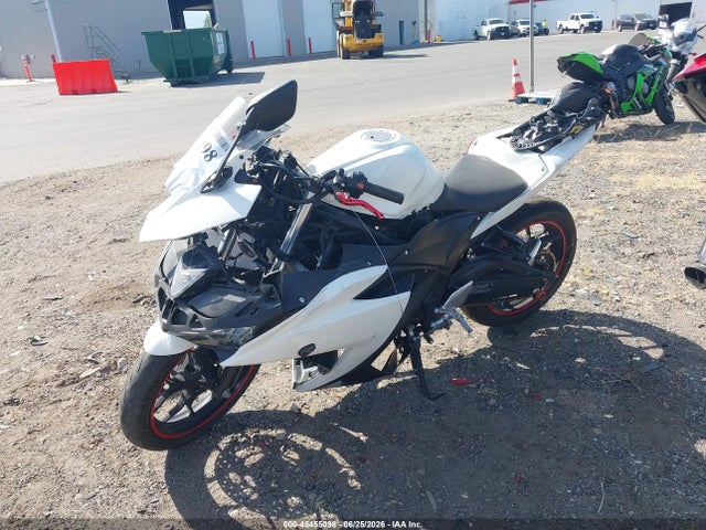 Yamaha Yzfr3 A 2017 MH3RH15Y7HK002852 Image 2
