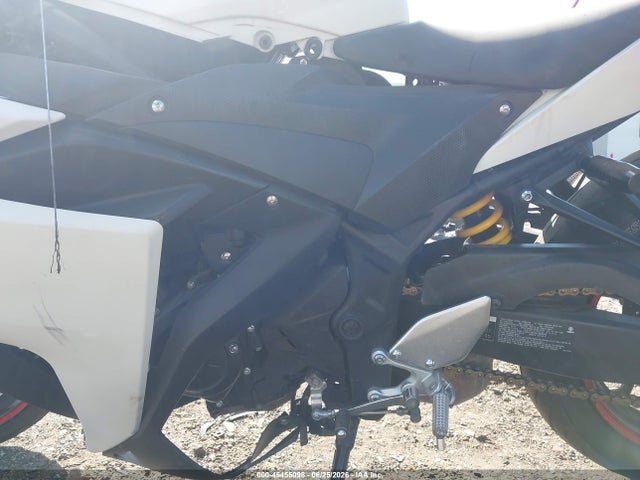 Yamaha Yzfr3 A 2017 MH3RH15Y7HK002852 Image 9