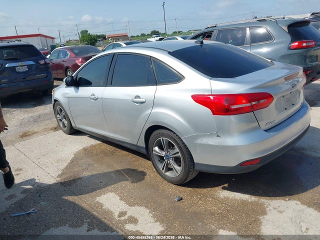 Ford FOCUS SE 2017 1FADP3FE4HL290194 Image 3