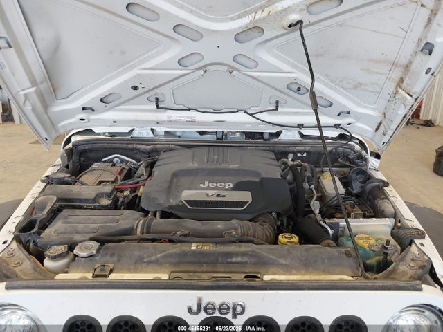 1C4BJWDG9HL615494 Jeep Wrangler Unlimited Sport