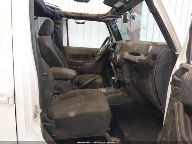 1C4BJWDG9HL615494 Jeep Wrangler Unlimited Sport