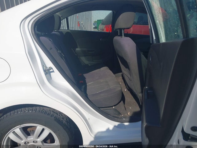 Chevrolet Sonic Lt Auto 2014 1G1JC5SG6E4112121 Image 8