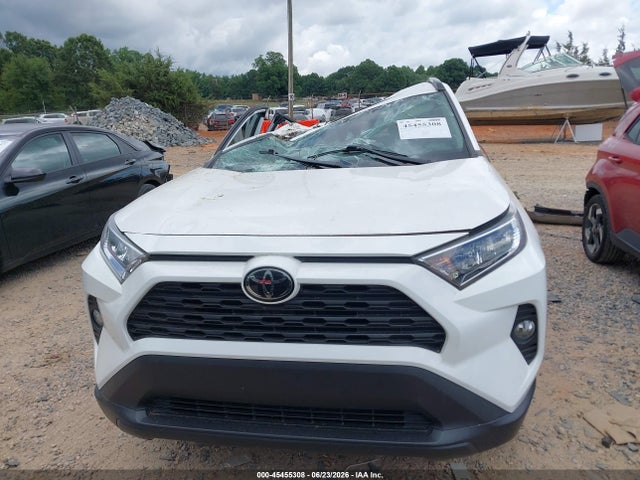 45455308 :رقم المزاد ، 2T3C1RFV1LC068584 vin ، 2020 Toyota Rav4 Xle Premium مزاد بيع