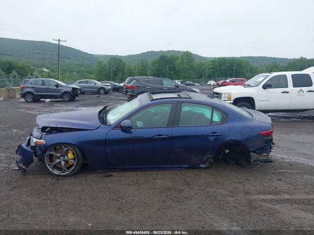 45455405 :رقم المزاد ، ZARFAEEN0J7590384 vin ، 2018 Alfa Romeo Giulia Ti Sport Awd مزاد بيع