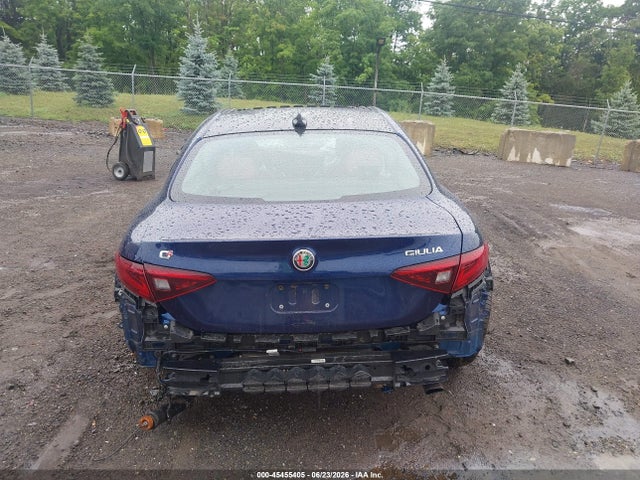 45455405 :رقم المزاد ، ZARFAEEN0J7590384 vin ، 2018 Alfa Romeo Giulia Ti Sport Awd مزاد بيع
