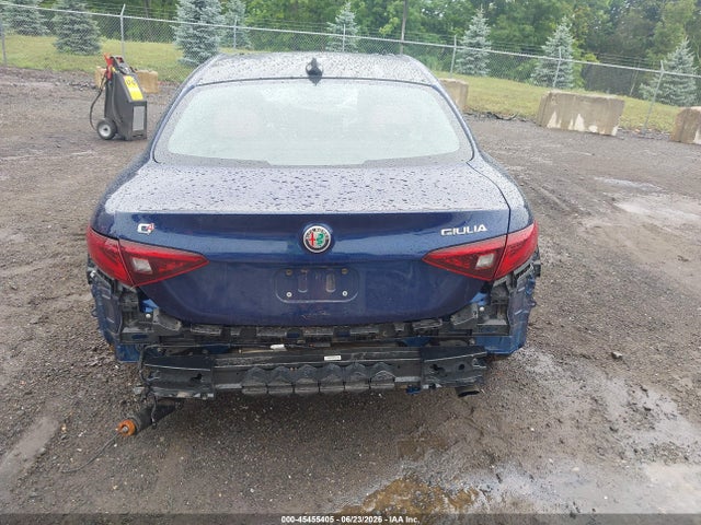 45455405 :رقم المزاد ، ZARFAEEN0J7590384 vin ، 2018 Alfa Romeo Giulia Ti Sport Awd مزاد بيع