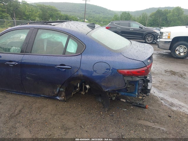 45455405 :رقم المزاد ، ZARFAEEN0J7590384 vin ، 2018 Alfa Romeo Giulia Ti Sport Awd مزاد بيع