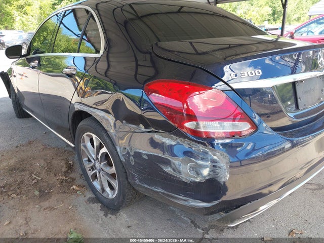 45455406 :رقم المزاد ، 55SWF4KB5HU203783 vin ، 2017 Mercedes-benz C 300 4matic مزاد بيع