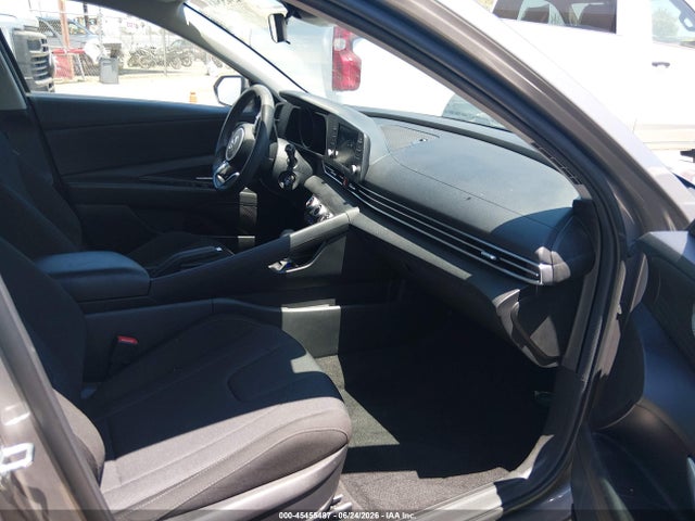 KMHLL4AG4PU539467 Hyundai ELANTRA SE