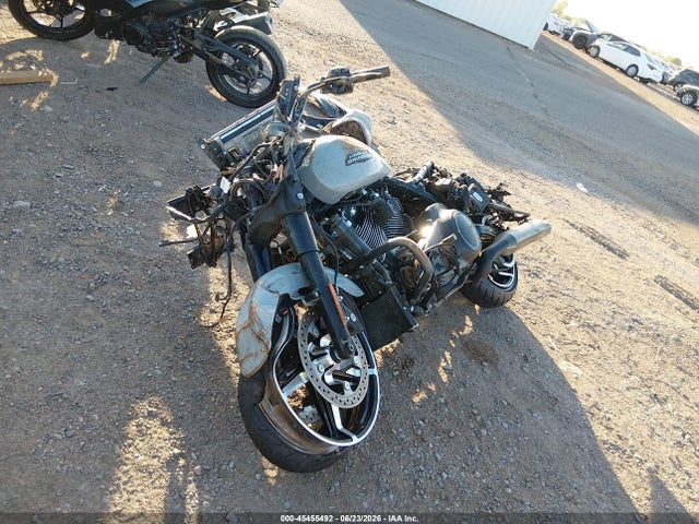 Harley-Davidson FLHX 2024 1HD1KB71XRB663066 Image 2