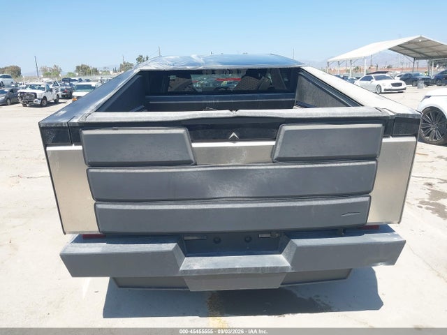 Tesla Cybertruck All-wheel Drive 2024 7G2CEHED7RA032512 Image 17