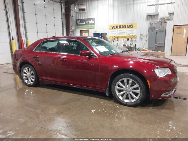 2015 Chrysler 300 Limited მანქანა იყიდება აუქციონზე, vin: 2C3CCARG4FH923424, აუქციონის ნომერი: 45455601