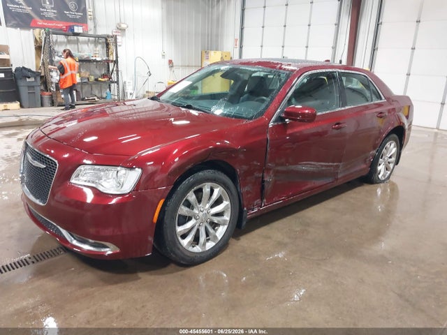2015 Chrysler 300 Limited მანქანა იყიდება აუქციონზე, vin: 2C3CCARG4FH923424, აუქციონის ნომერი: 45455601